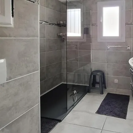 Holiday home 3 Bedroom Stunning In Les Maures *
