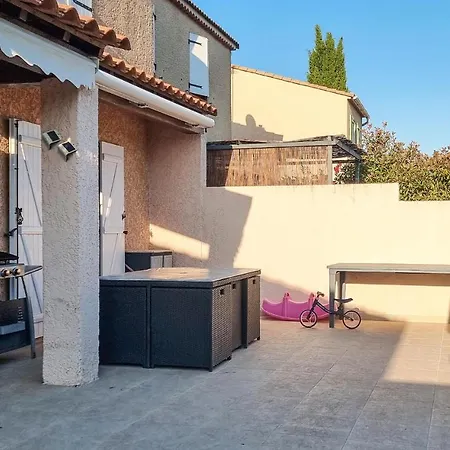 Holiday home 3 Bedroom Stunning In Les Maures La Londe-les-Maures